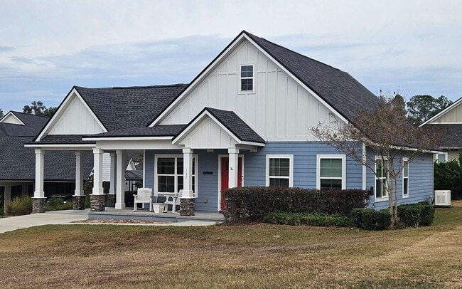 Building Photo - 137 SW Grand Magnolia Gln