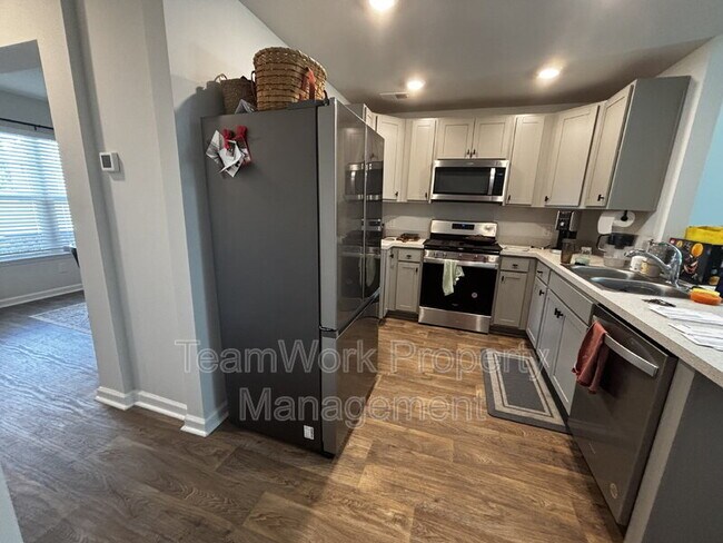 Building Photo - 231 Cozy Brook Ct