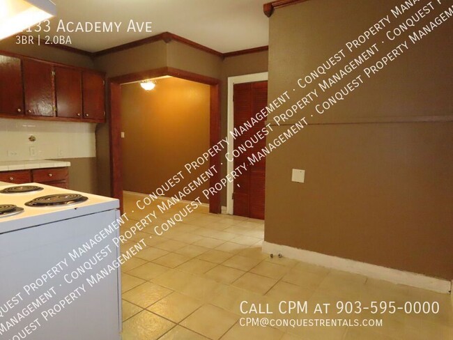 Building Photo - 1133 S Academy Ave