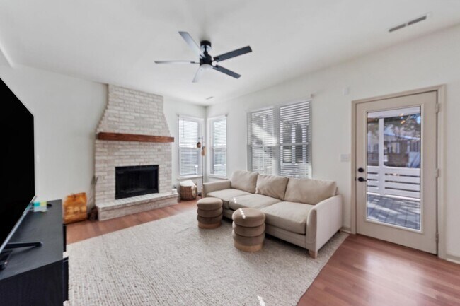 Building Photo - 1353 Black River Dr