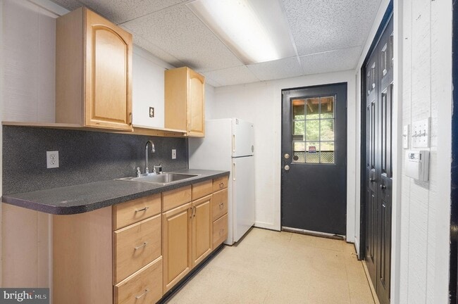 Building Photo - 15729 Holly Grove Rd