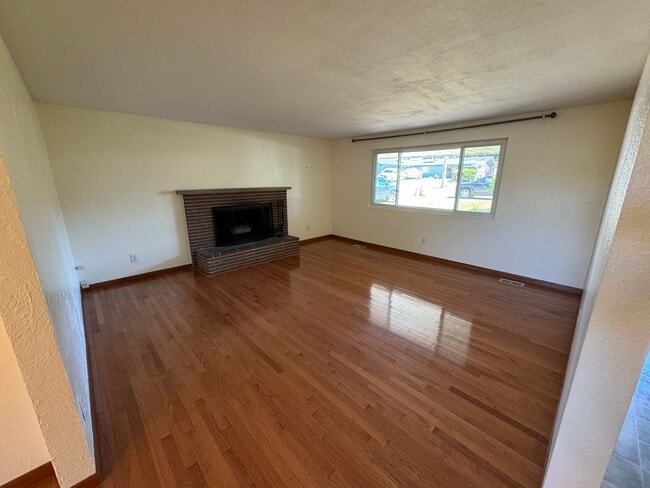 Building Photo - 3Bd/2Ba Kent House