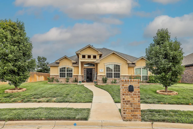 Primary Photo - Beautiful Home in City View!