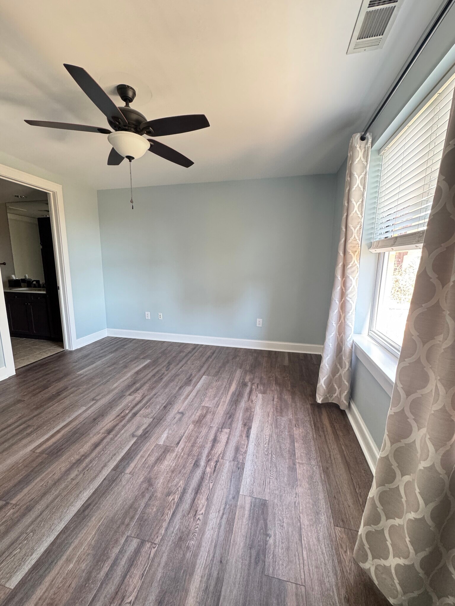 Building Photo - 618 N Boylan Ave