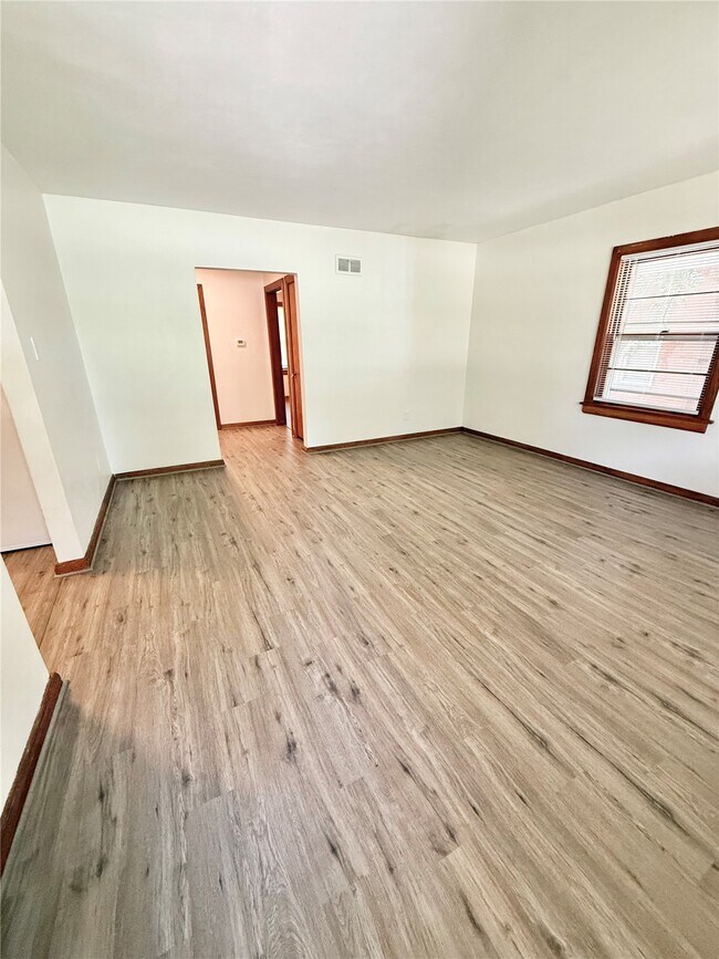 Building Photo - 1308 Caseyville Ave
