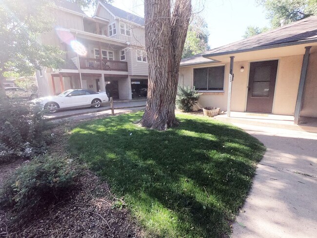 Building Photo - 2345-2347 Goss