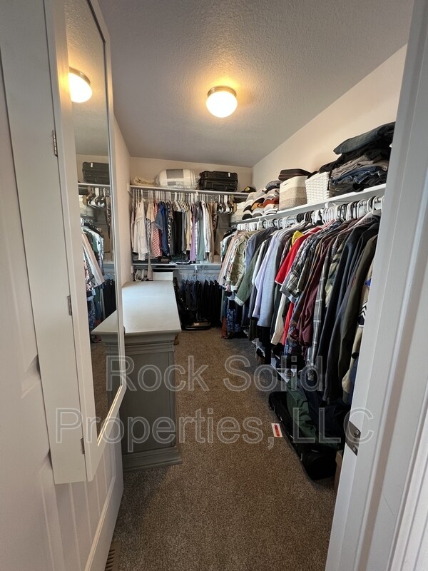 Building Photo - 1716 Kade Ct