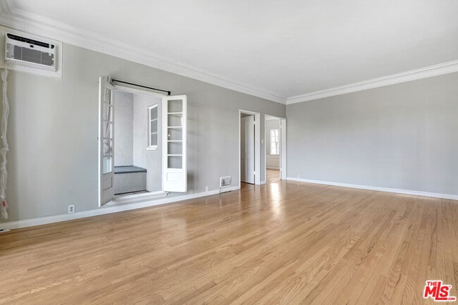 Building Photo - 1443 Hayworth Ave