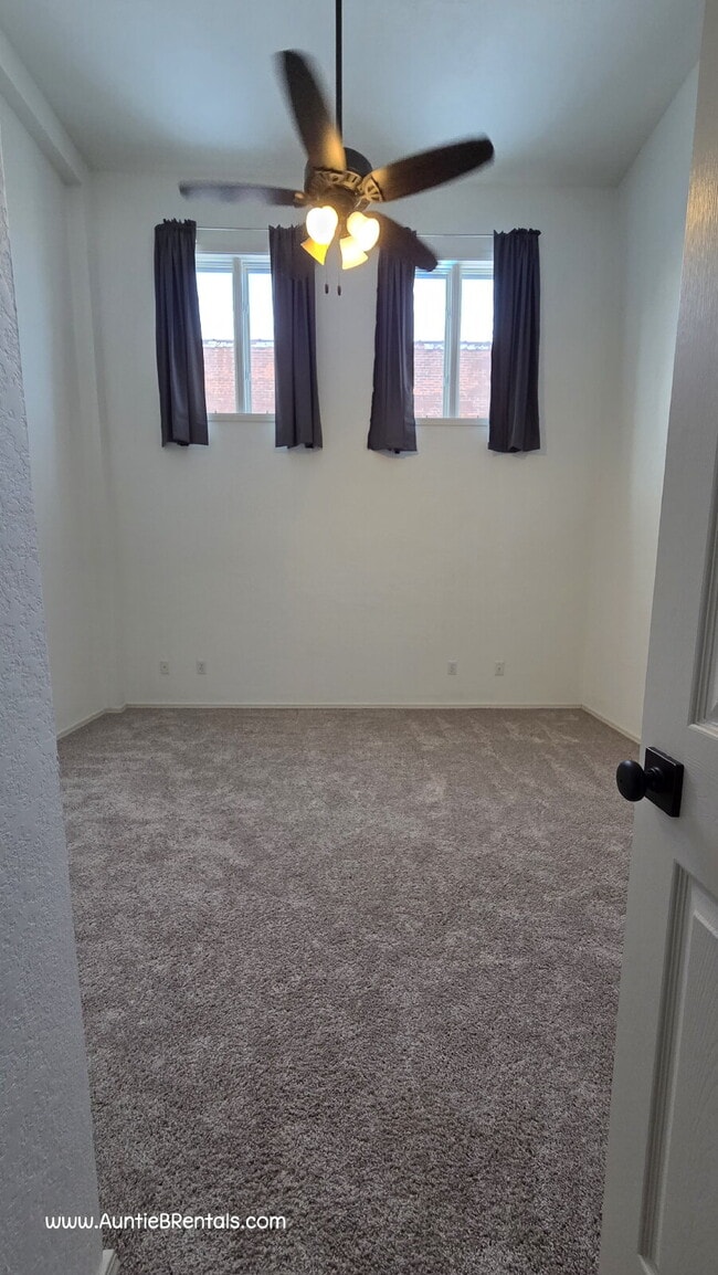 Building Photo - 3-Bedroom Upper-Level Condo in Historic Downtown Stillwater - VIDEO TOUR!