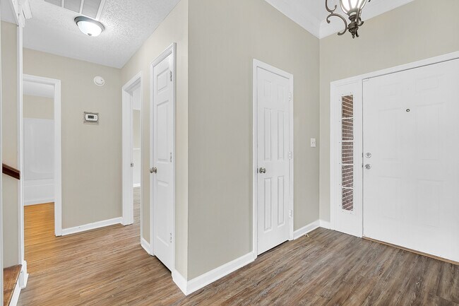 Building Photo - 2426 Quail Ridge Ln SW