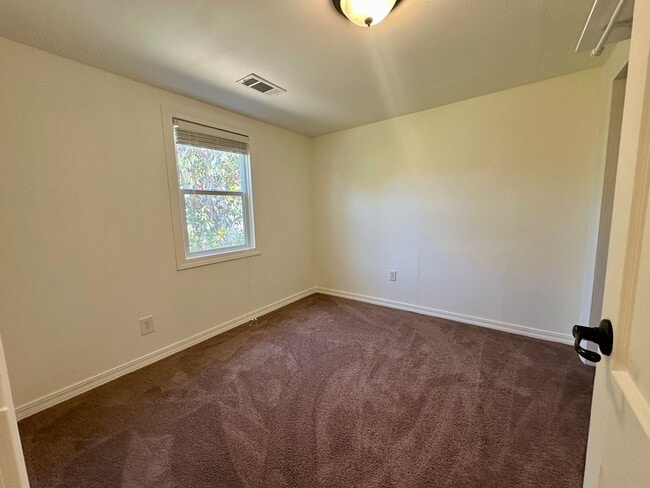 Building Photo - Fresh & Spacious 4 Bed / 2 Bath Home on Oversized Lot – McKinleyville - $2650