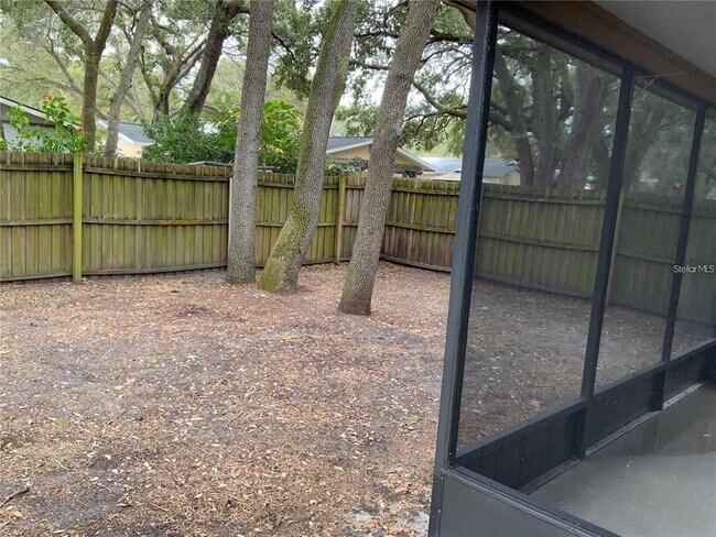 Building Photo - 2067 Red Cedar Ln