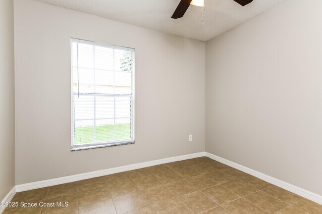 Building Photo - 5649 Beaverbrook St