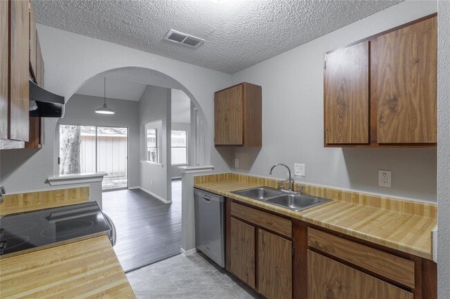 Building Photo - 3118 Lucida Ln