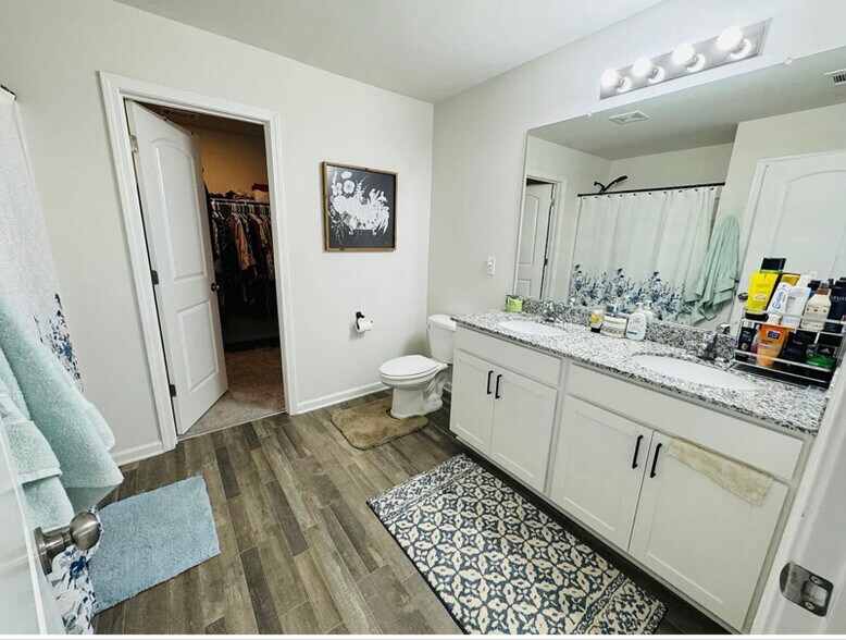 Building Photo - 126 Evonshire Blvd