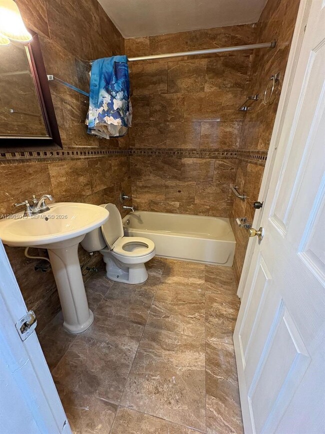 Building Photo - 2531 NW 88th St