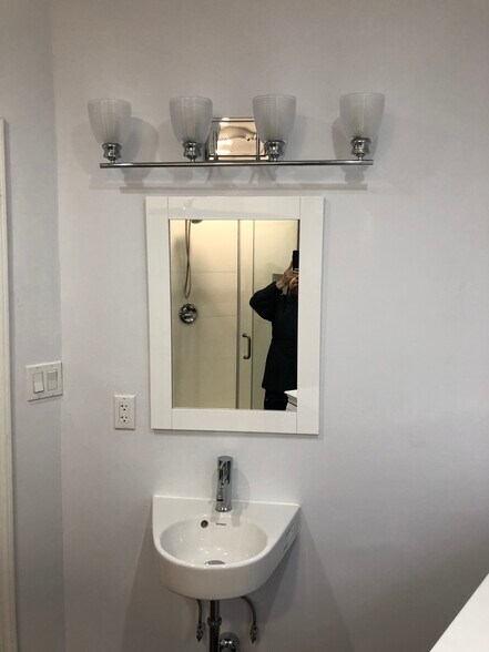 Building Photo - 457 Front St