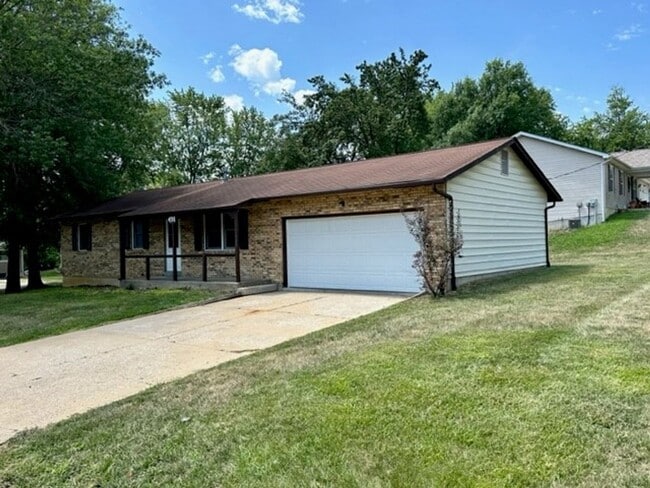 Building Photo - 3 RR 2 BA in Troy, MO