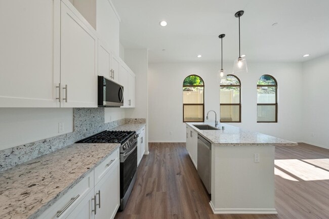 Building Photo - 822 Francesca Dr