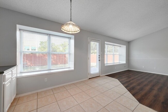 Building Photo - 3605 Palomar Ln
