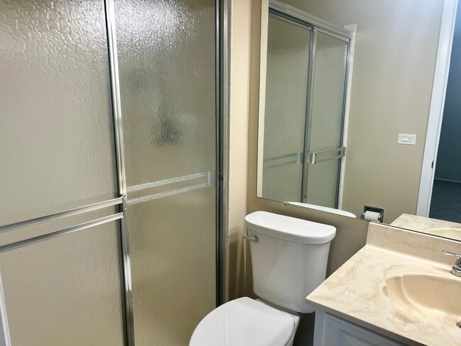 Building Photo - 28 Regent Cir