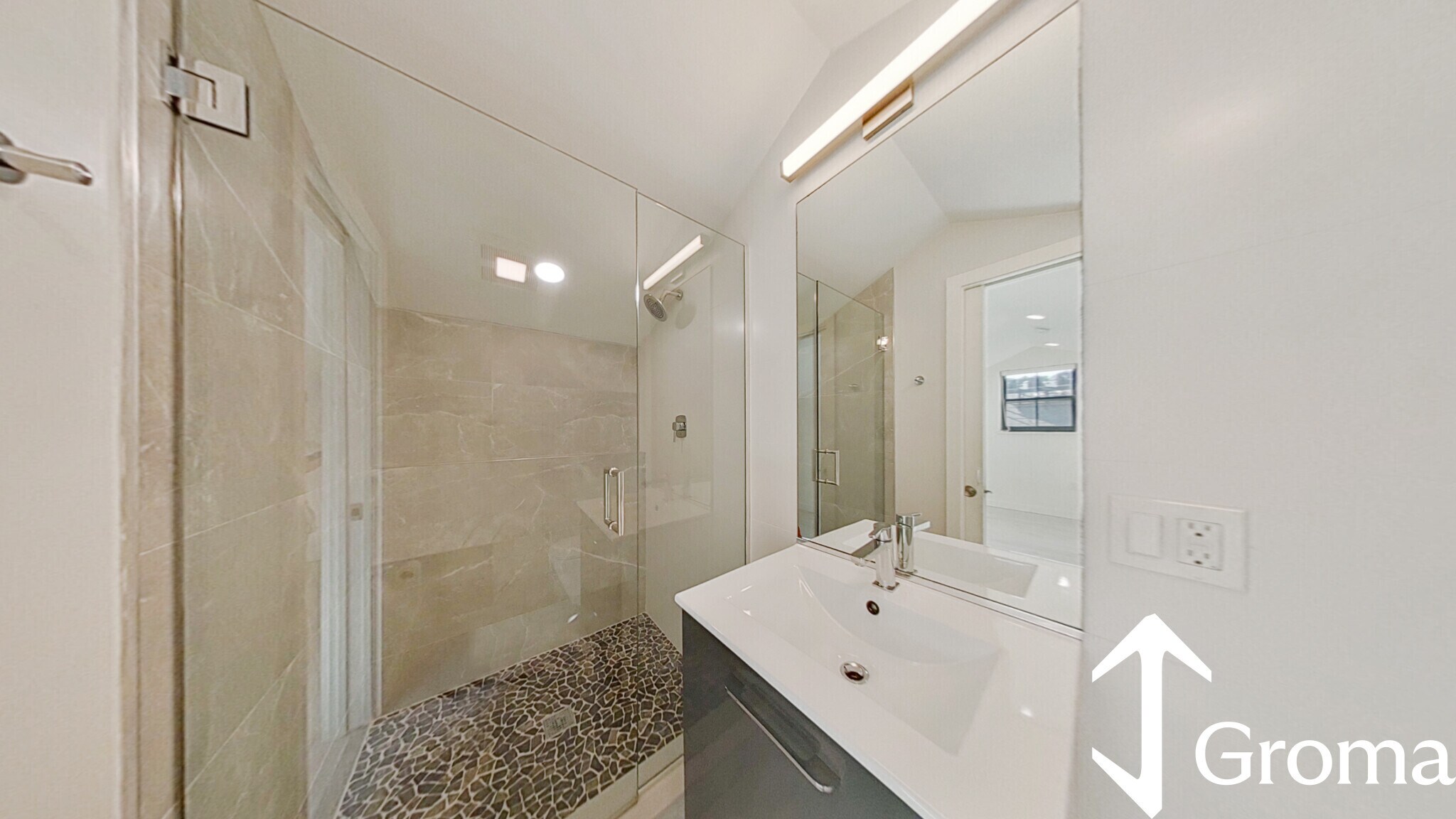 Building Photo - 2 Worthington St