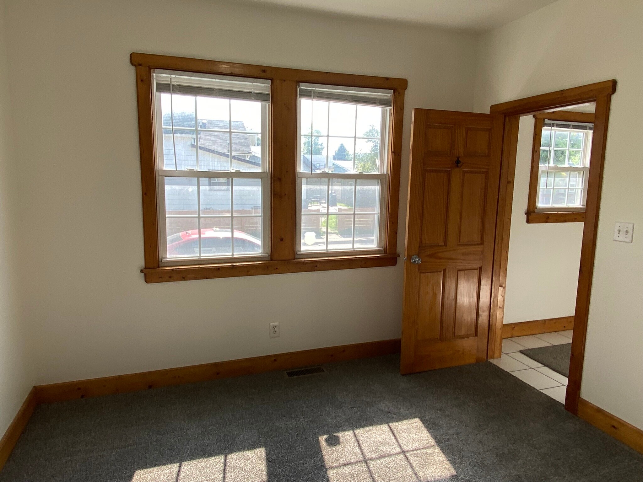 Building Photo - 1145 Woodlawn Ave