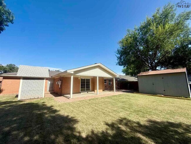 Building Photo - 2824 Barrywood Dr