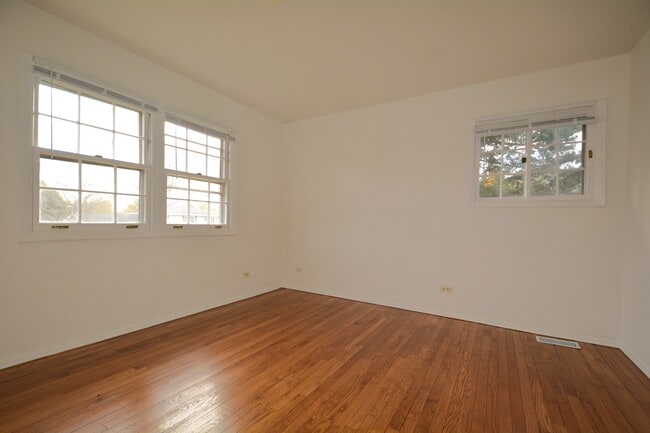 Building Photo - 1360 Devonshire Ln