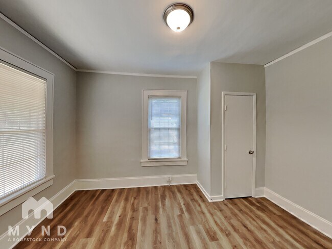 Building Photo - 401 Skyland Ave