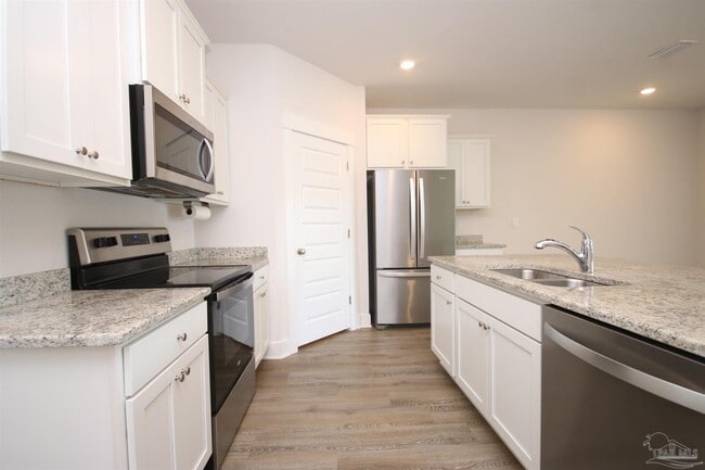 Building Photo - 5788 Danbury Blvd