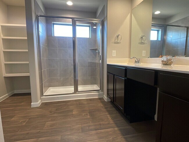 Building Photo - 1403 Mateer Manor Ct