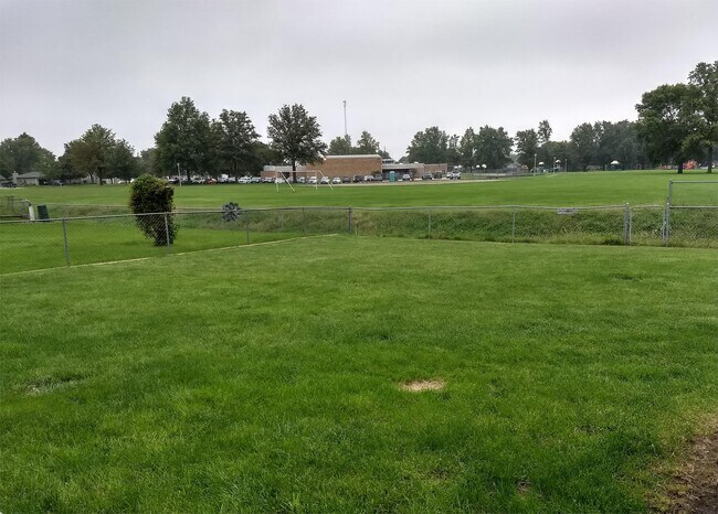 Building Photo - 1310 W Dakota St