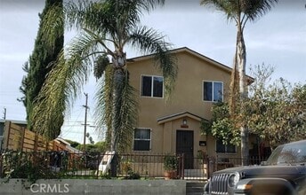 Building Photo - 8925 Menlo Ave