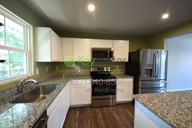 Building Photo - 49 Manilla Cir