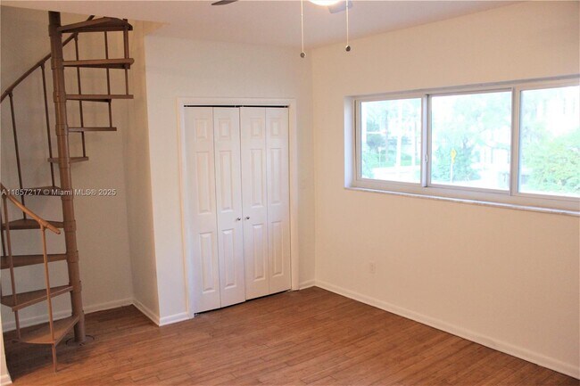 Building Photo - 8958 Collins Ave