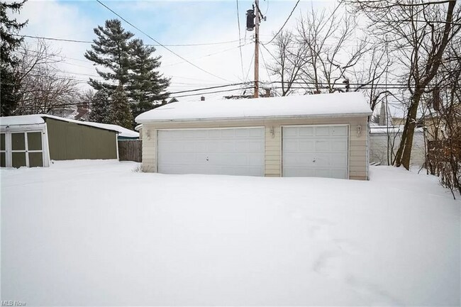 Building Photo - 3306 E Overlook Rd