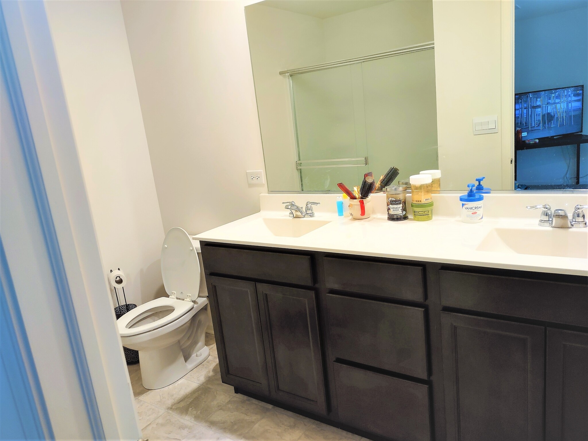 Master bathroom - 1925 Turtle Creek Ct