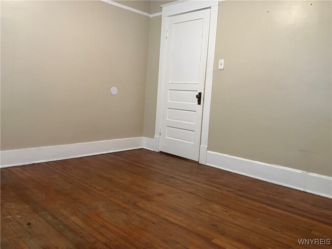 Building Photo - 2253 Niagara St