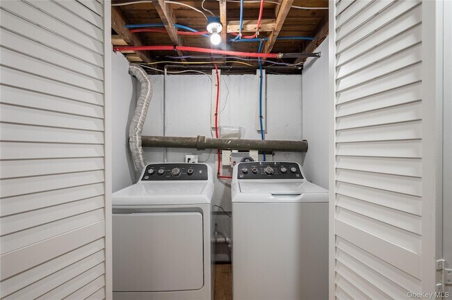 Building Photo - 258 Gilling Rd