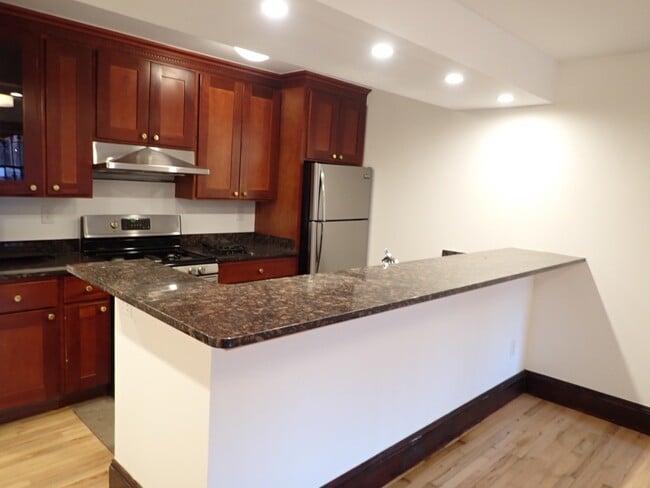 Building Photo - 207 Carlton Ave