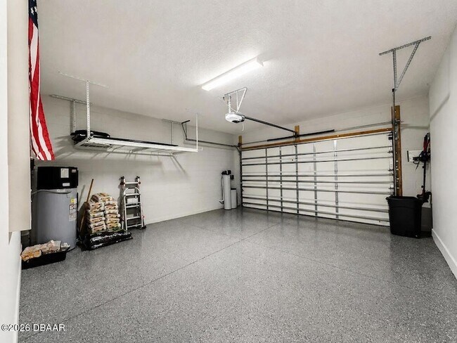 Building Photo - 6240 Woodhaven Village Dr