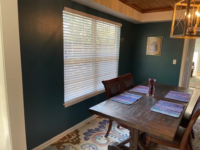 Building Photo - 2002 Greenwood Dr