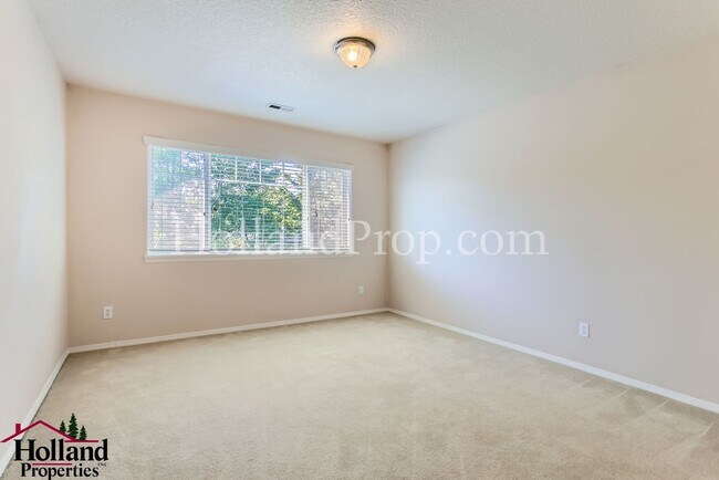 Building Photo - Spacious 4-Bedroom Home in Orenco Gardens ...