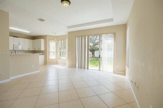 Building Photo - 1770 NE 37th Pl