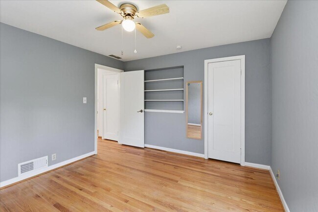 Building Photo - 3bd/2ba Seattle Home