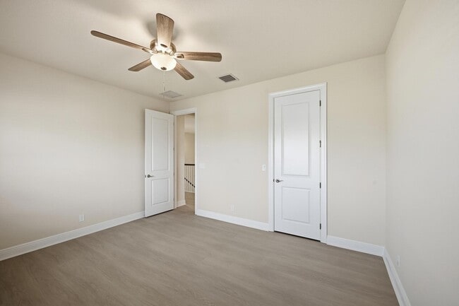 Building Photo - 9334 Crestview Cir