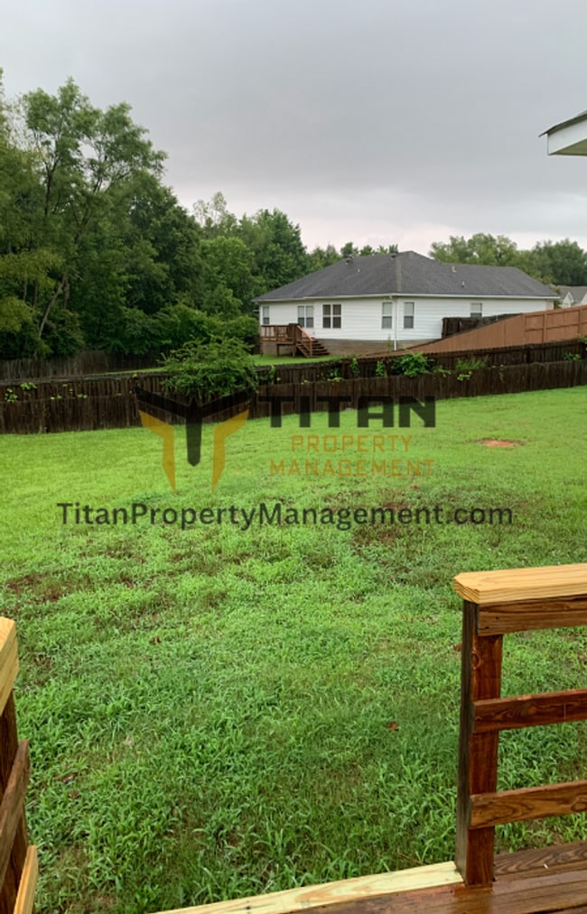 Building Photo - 3b/2b house