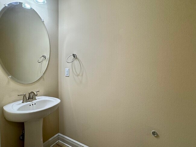 Building Photo - 87 Whispering Lake Dr