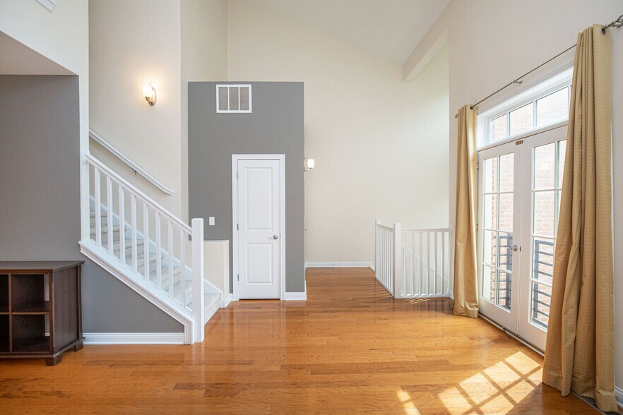 Building Photo - 517 N Park Ave